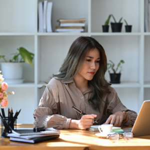 Command position for desk Feng Shui